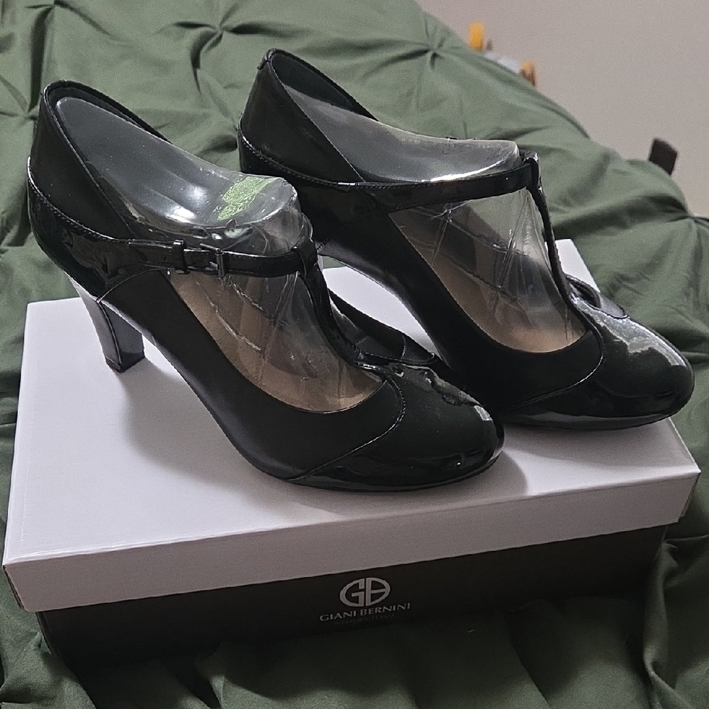 Giani Bernini Glossy Black Heels